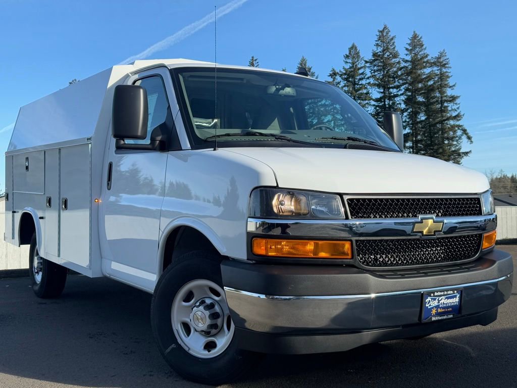 2024 Chevrolet Express 3500 Work Van photo 4