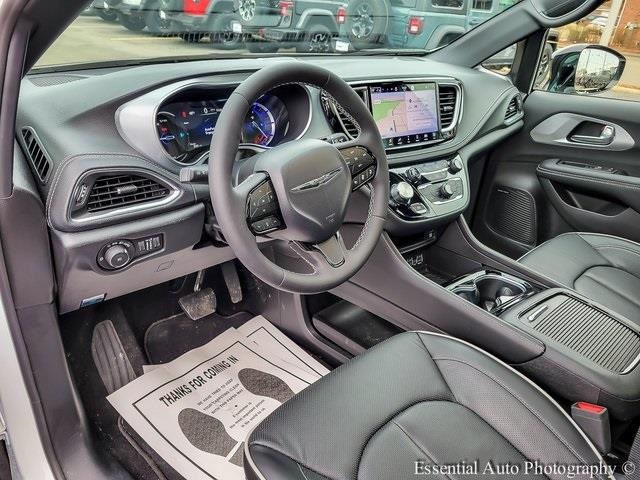 2025 CHRYSLER PACIFICA - Image 9