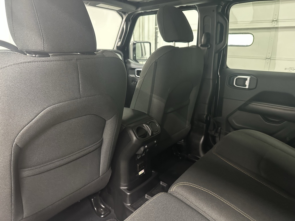 2024 Jeep Wrangler Sahara 4xe photo 16