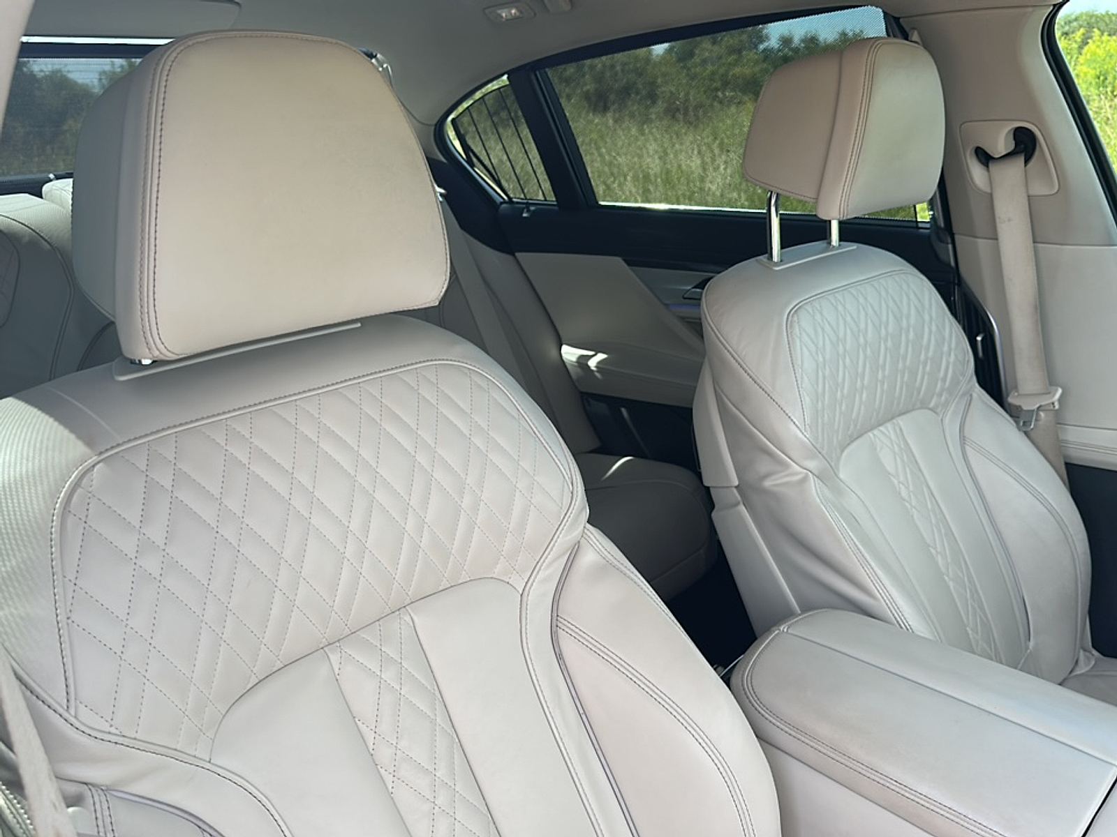 2022 Bmw 740i photo 12