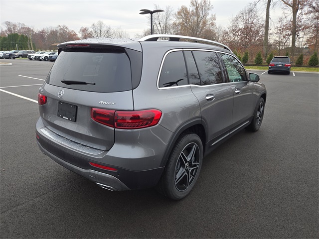 2026 Mercedes Benz GLB 250 4MATIC photo 3