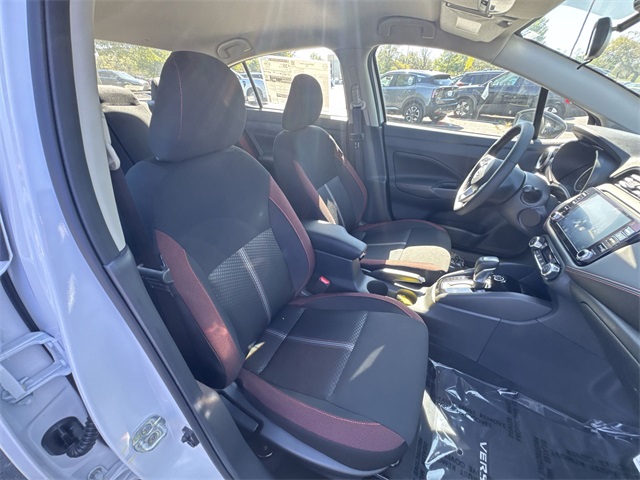 2025 Nissan Versa 1.6 SR photo 23
