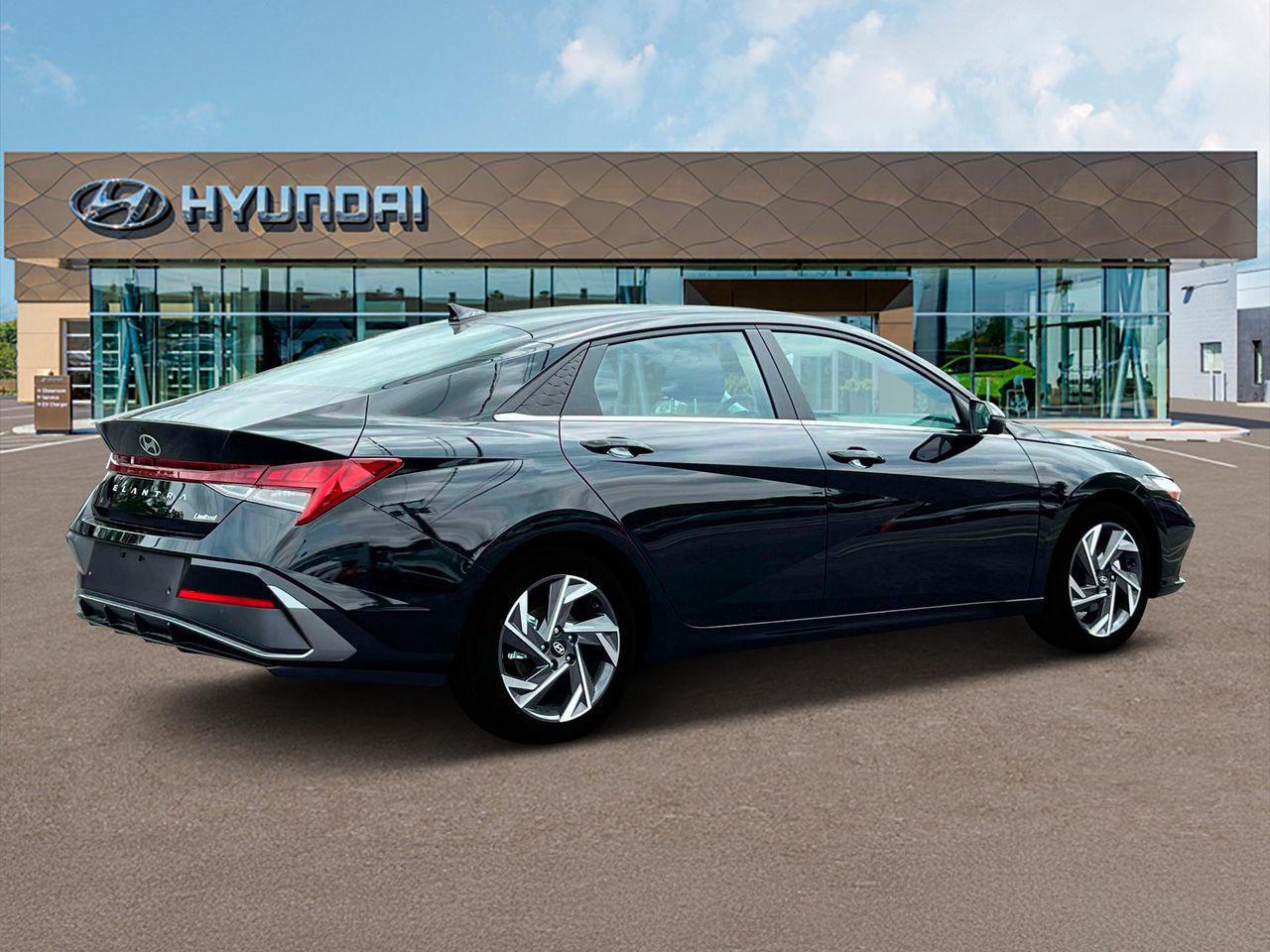 2025 Hyundai Elantra Limited photo 8