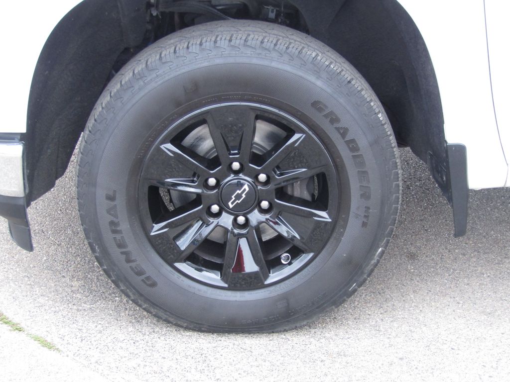 2019 Chevrolet Silverado 1500 photo 3