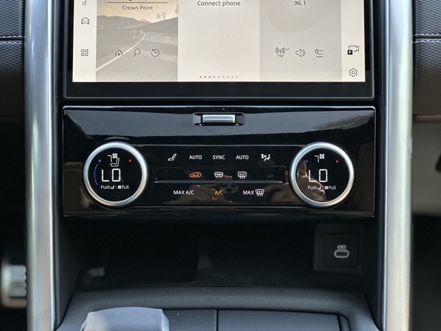2025 Land Rover Discovery SE photo 28