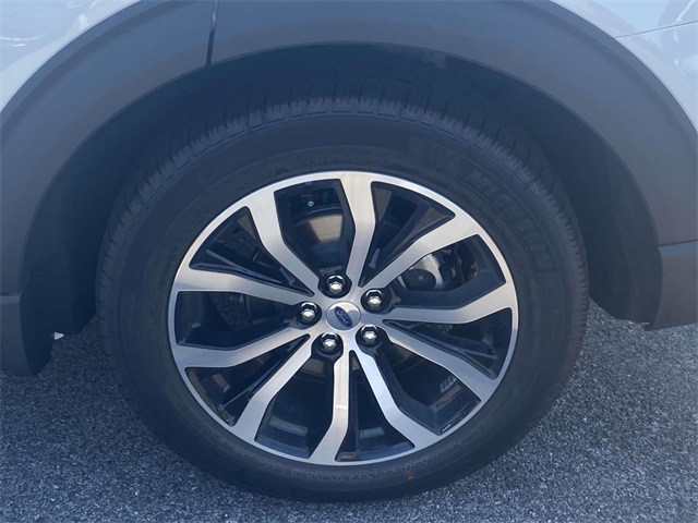 2025 Ford Explorer ST-Line photo 4