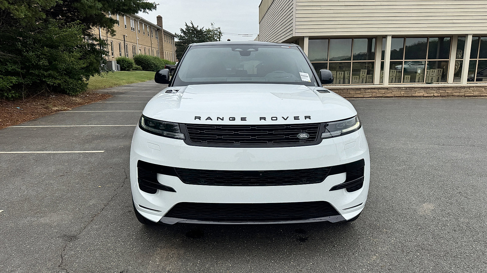 2025 Land Rover Range Rover Sport SE photo 8