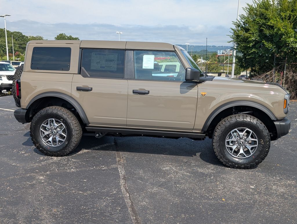 2025 Ford Bronco Badlands photo 3