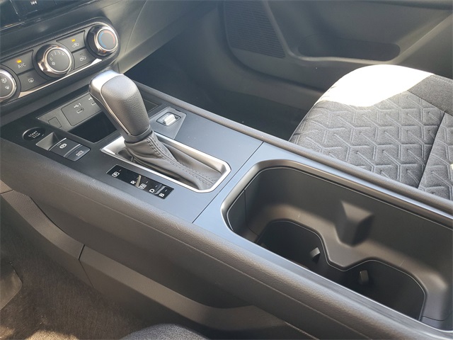 2025 Nissan Kicks SV photo 6