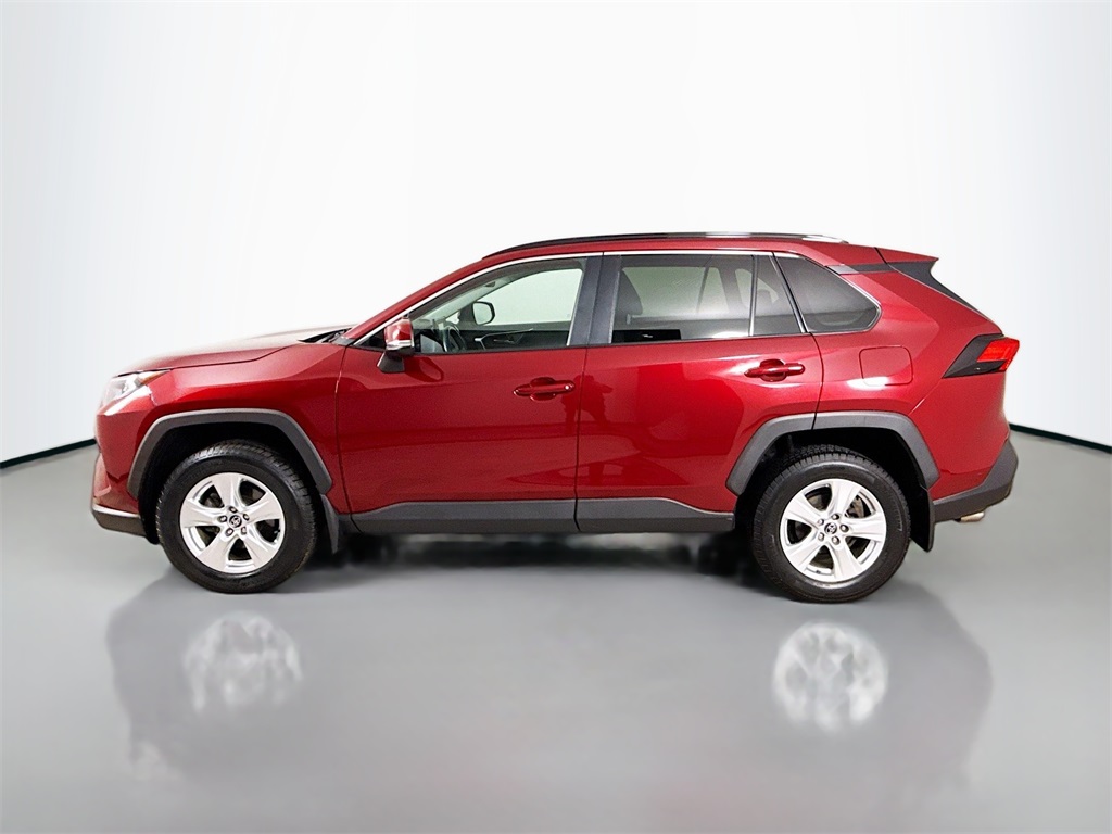 2020 Toyota RAV4 XLE photo 4