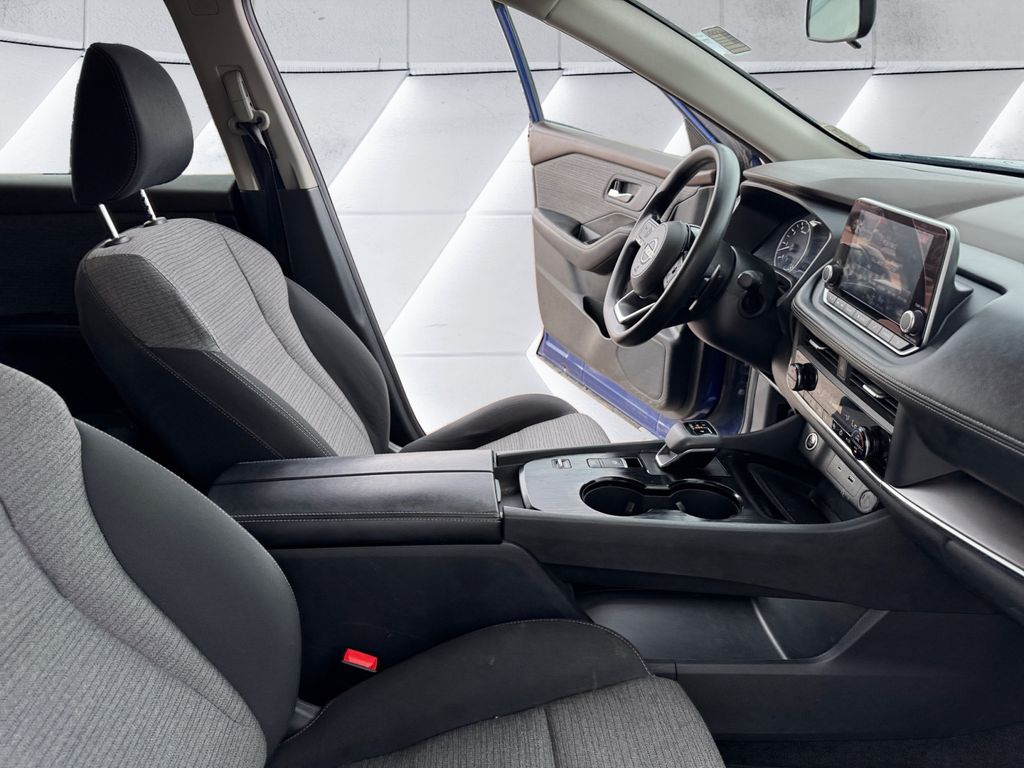 2023 Nissan Rogue SV photo 13