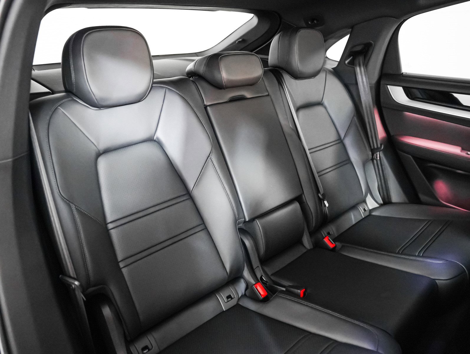 2025 Porsche Cayenne Coupe photo 6