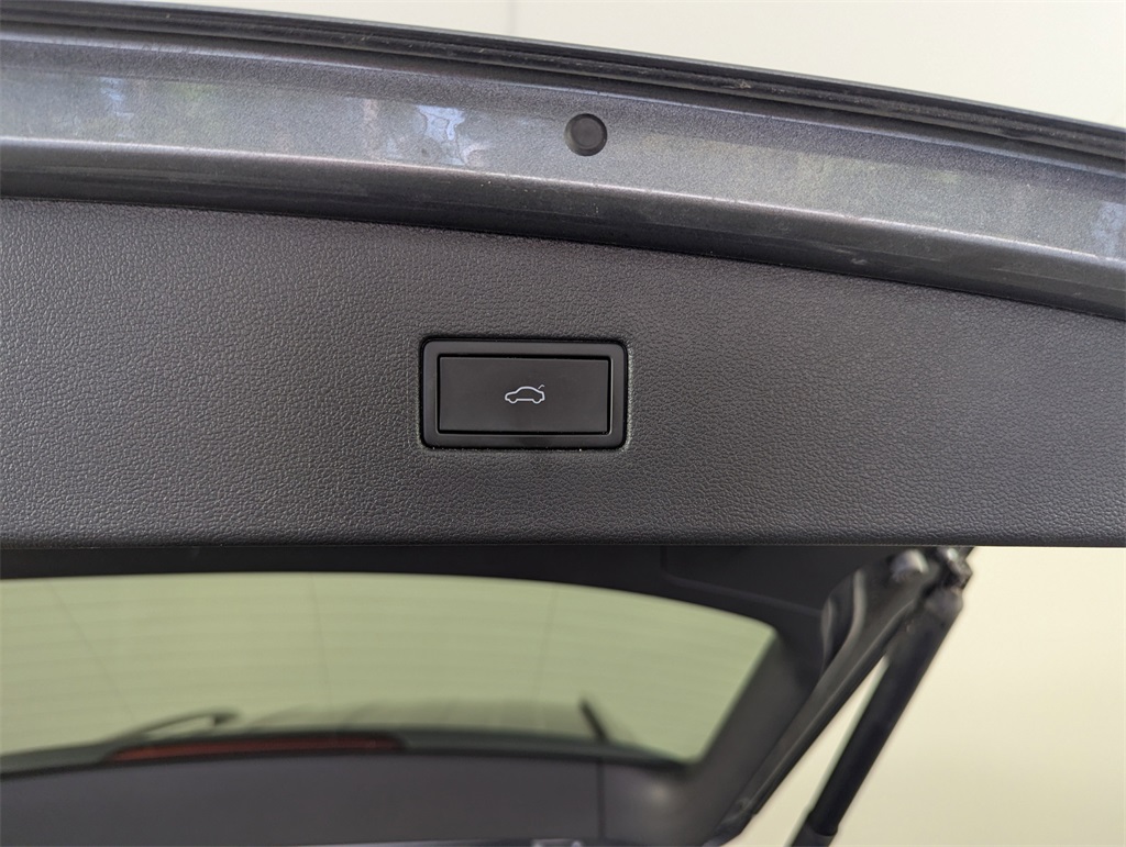 2022 Volkswagen Tiguan SE photo 26