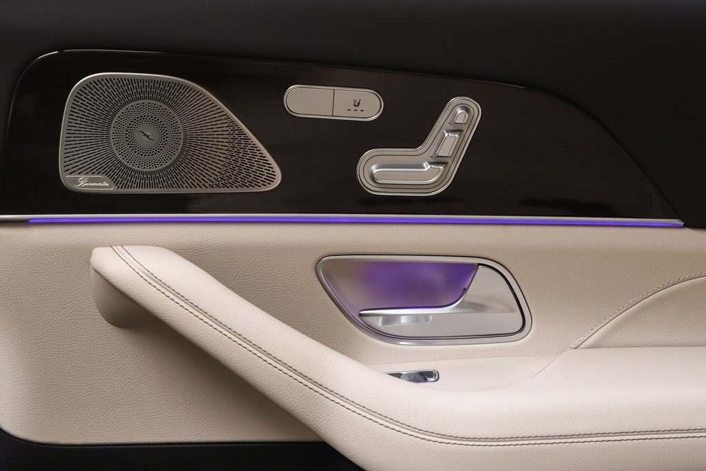 2026 Mercedes Benz GLS 580 4MATIC photo 12