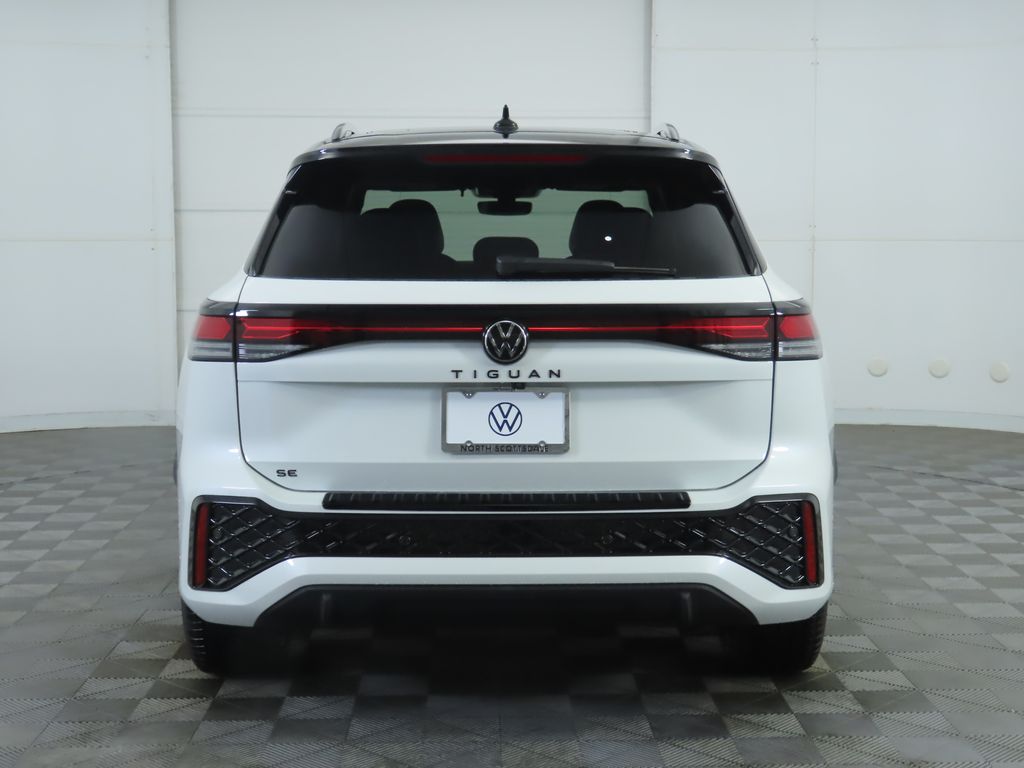 2026 Volkswagen Tiguan SE R-Line Black photo 4