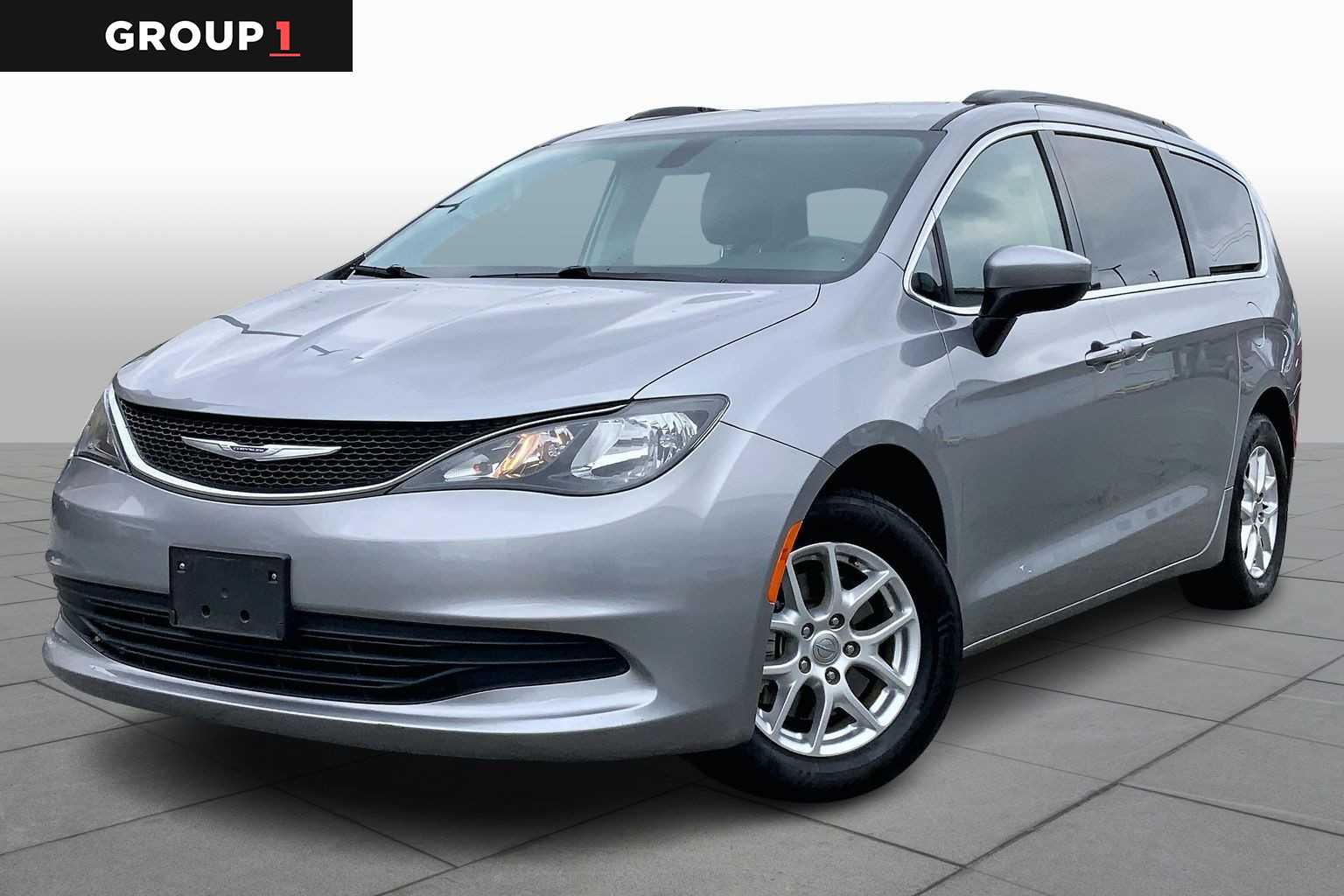 2020 Chrysler Voyager's photo