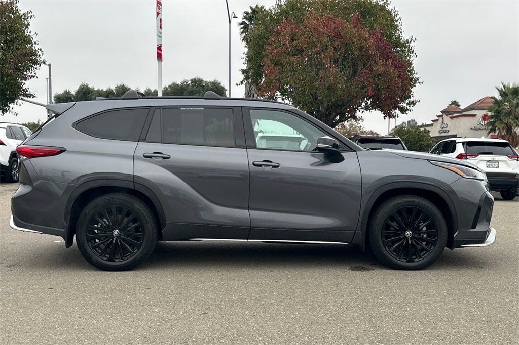 2023 Toyota Highlander XSE photo 3