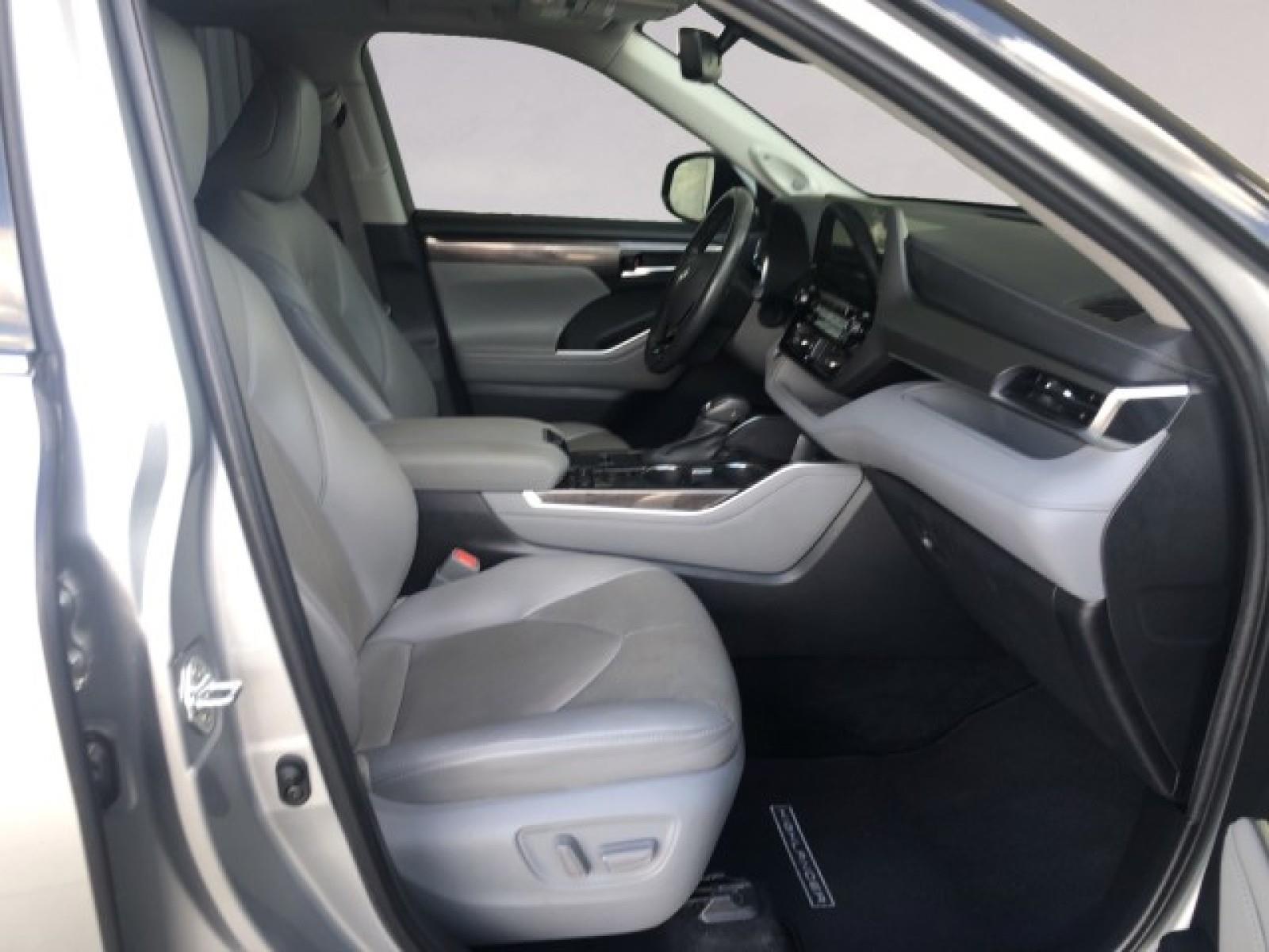 2021 Toyota Highlander Limited photo 15