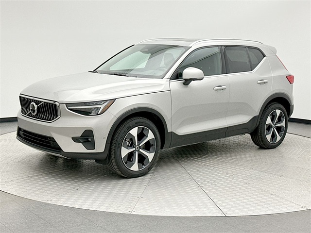 2025 Volvo XC40 Plus's photo