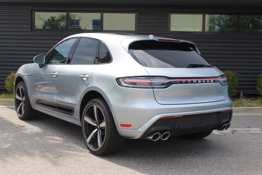 2024 Porsche Macan Base photo 3