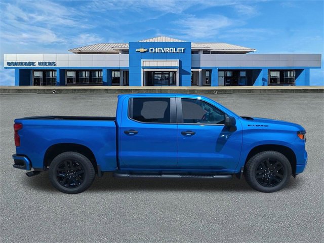2025 Chevrolet Silverado 1500 Custom photo 2
