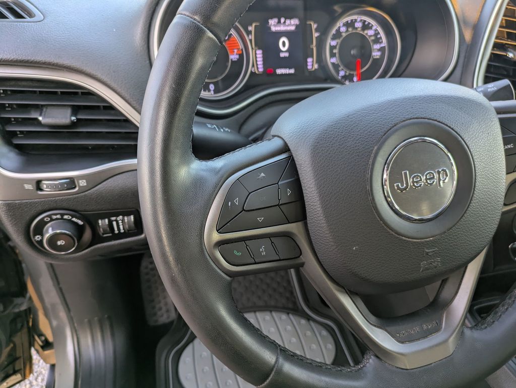 2020 Jeep Cherokee Latitude photo 12