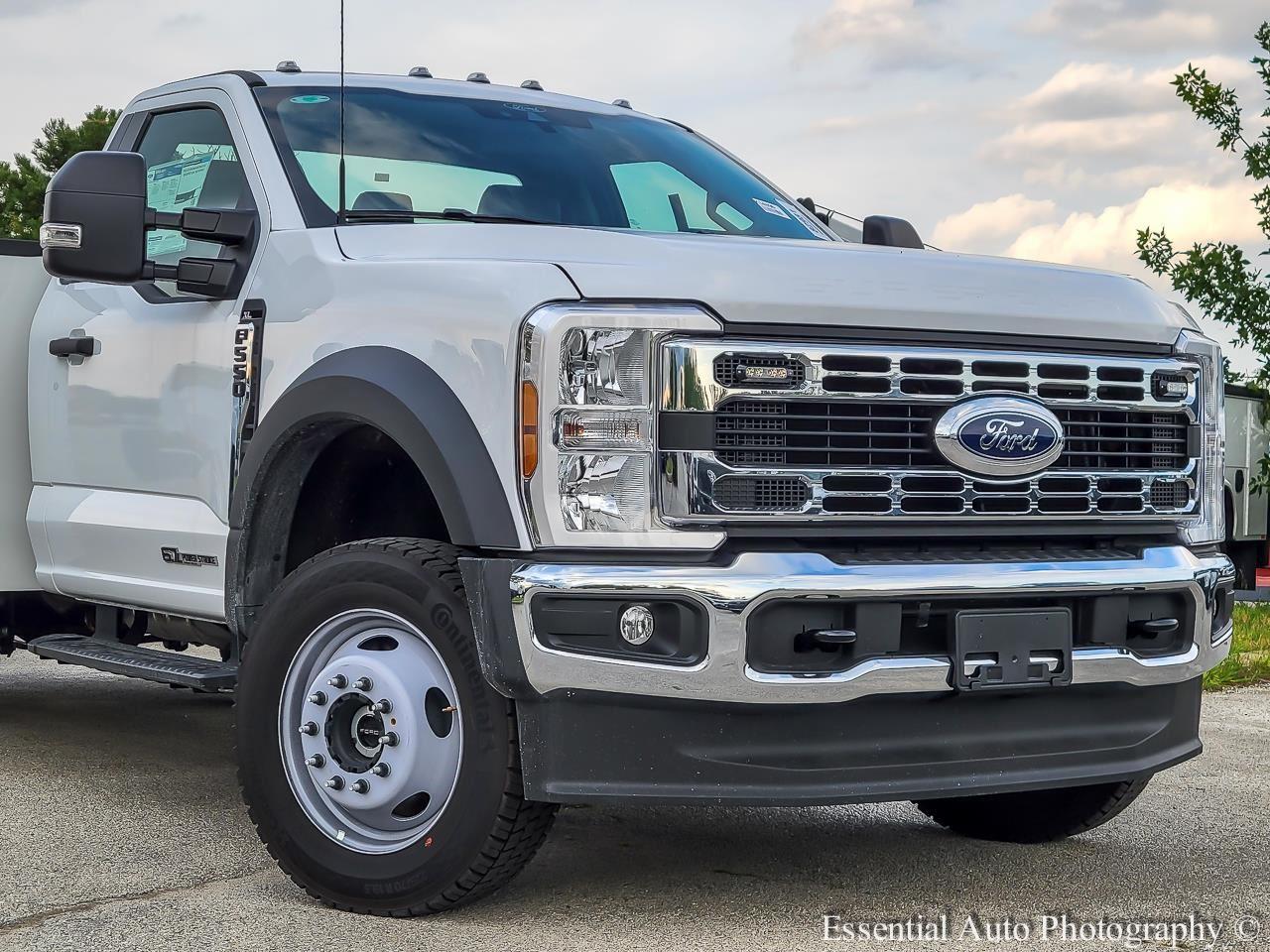2025 Ford F-550 XL photo 2