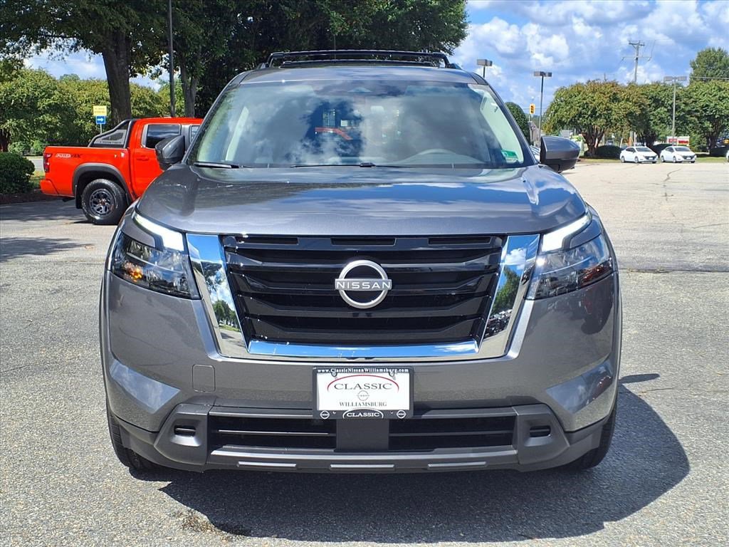 2025 Nissan Pathfinder SV photo 2