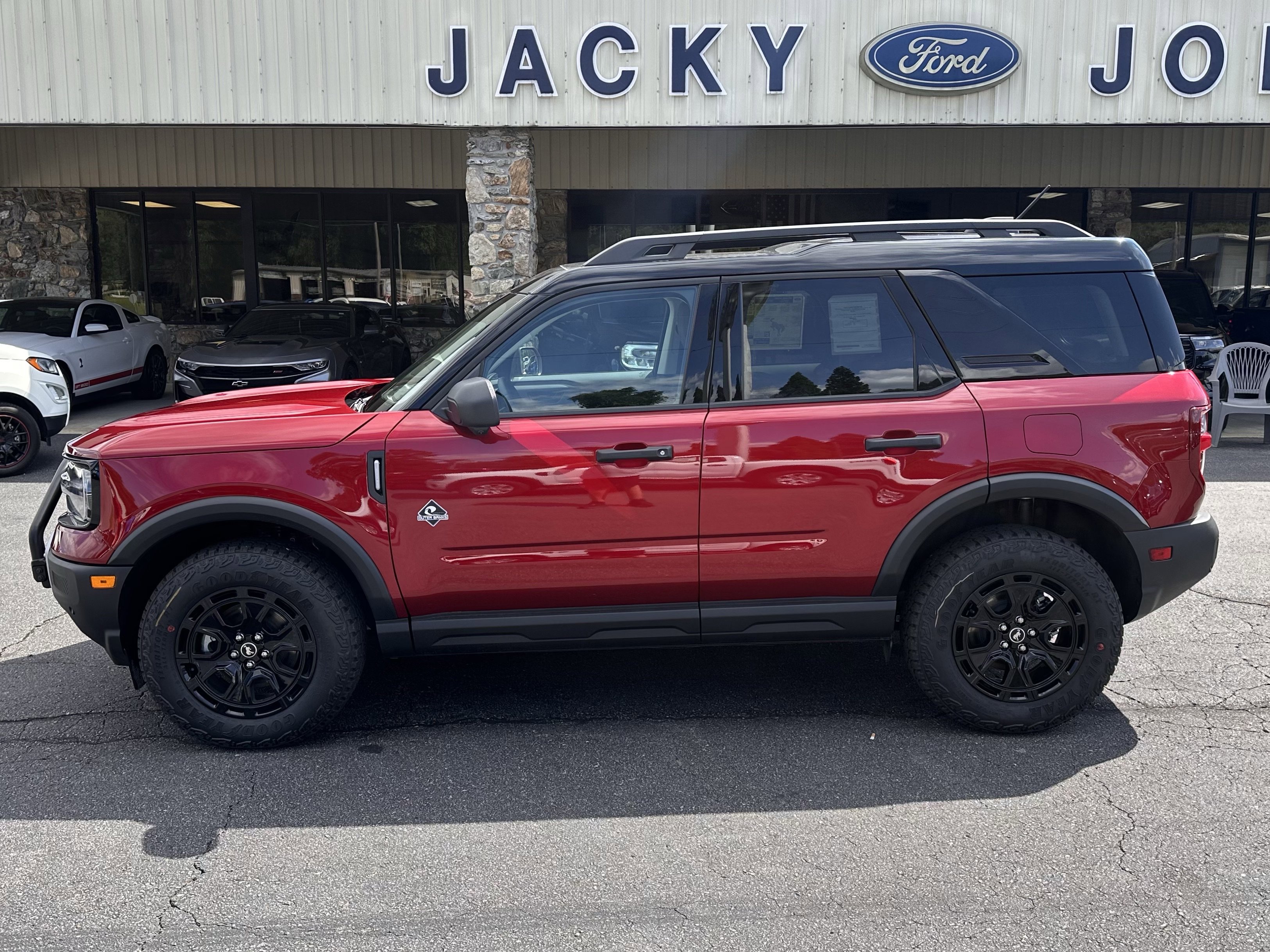 2025 Ford Bronco Sport Outer Banks's photo