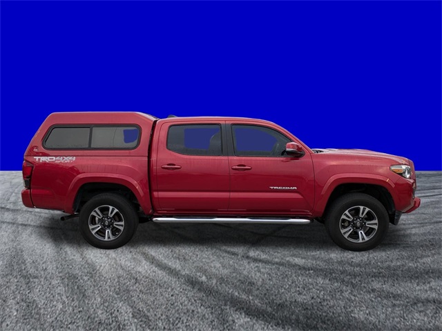 2018 Toyota Tacoma TRD Sport photo 3