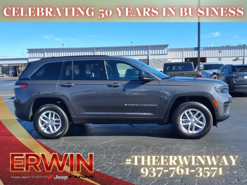 2025 Jeep Grand Cherokee Laredo X photo 2