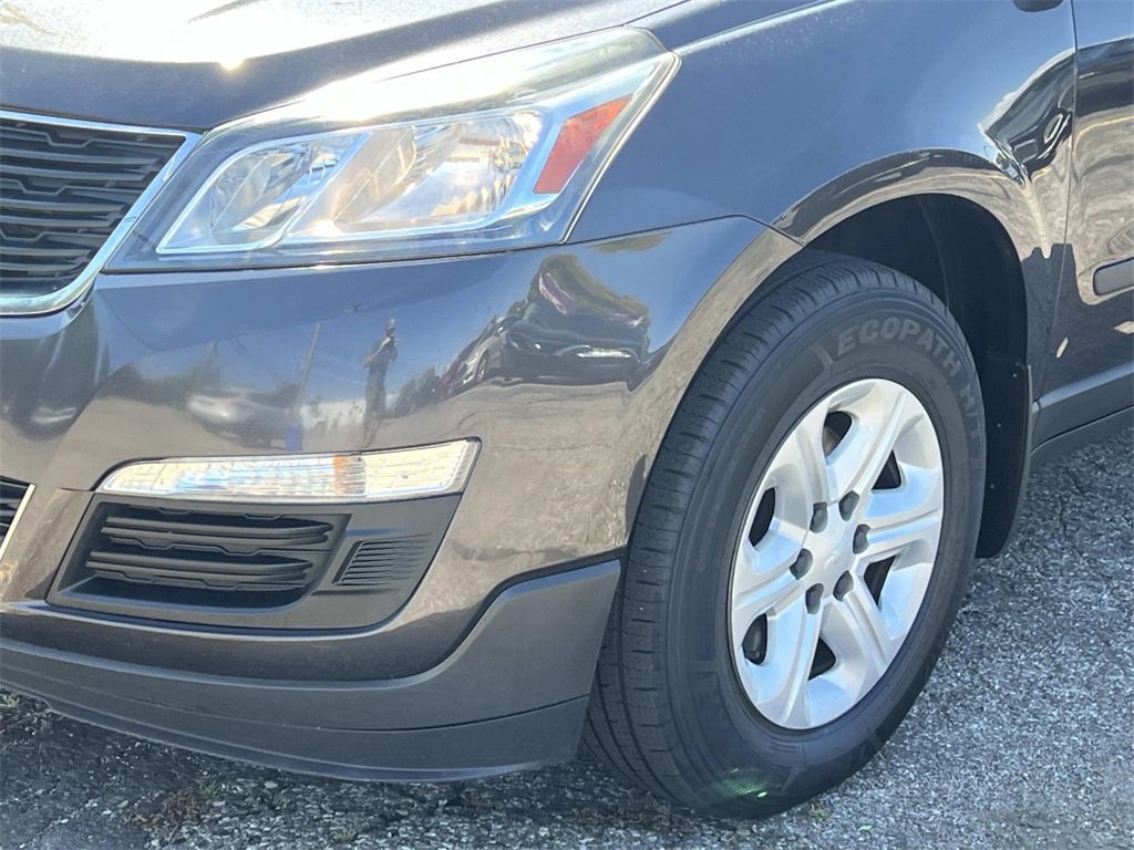 2017 Chevrolet Traverse LS photo 8