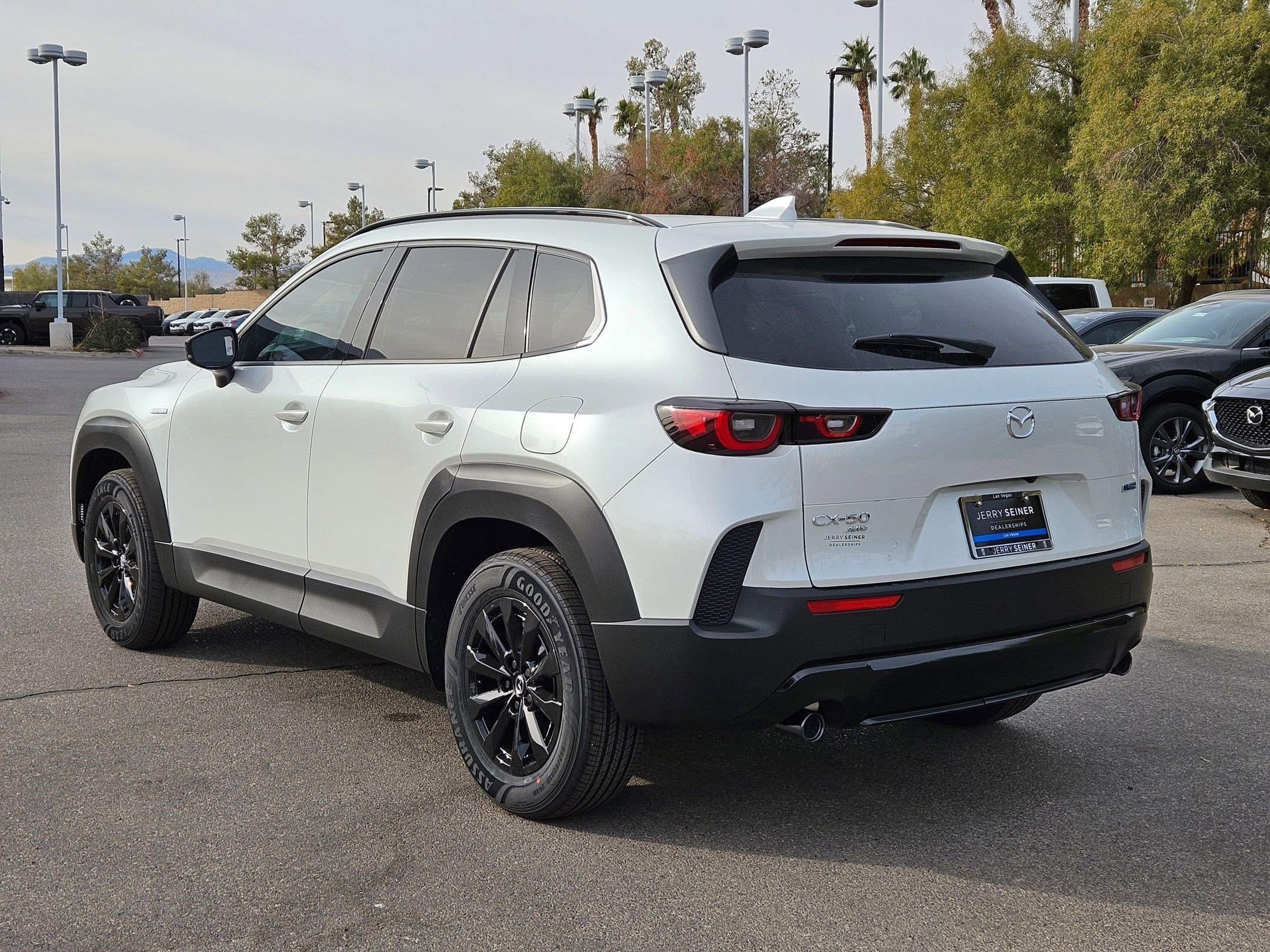 2025 Mazda CX-50 Premium photo 3