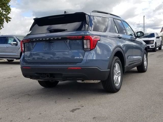 2026 Ford Explorer photo 3