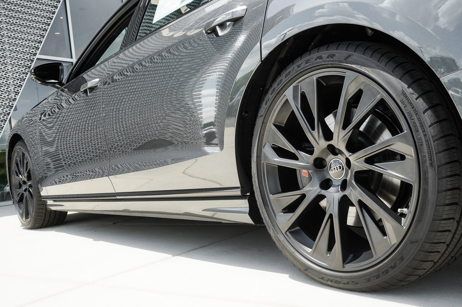 2025 Audi S8 4.0T photo 28