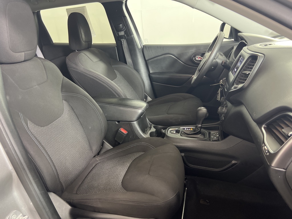 2019 Jeep Cherokee Latitude photo 19