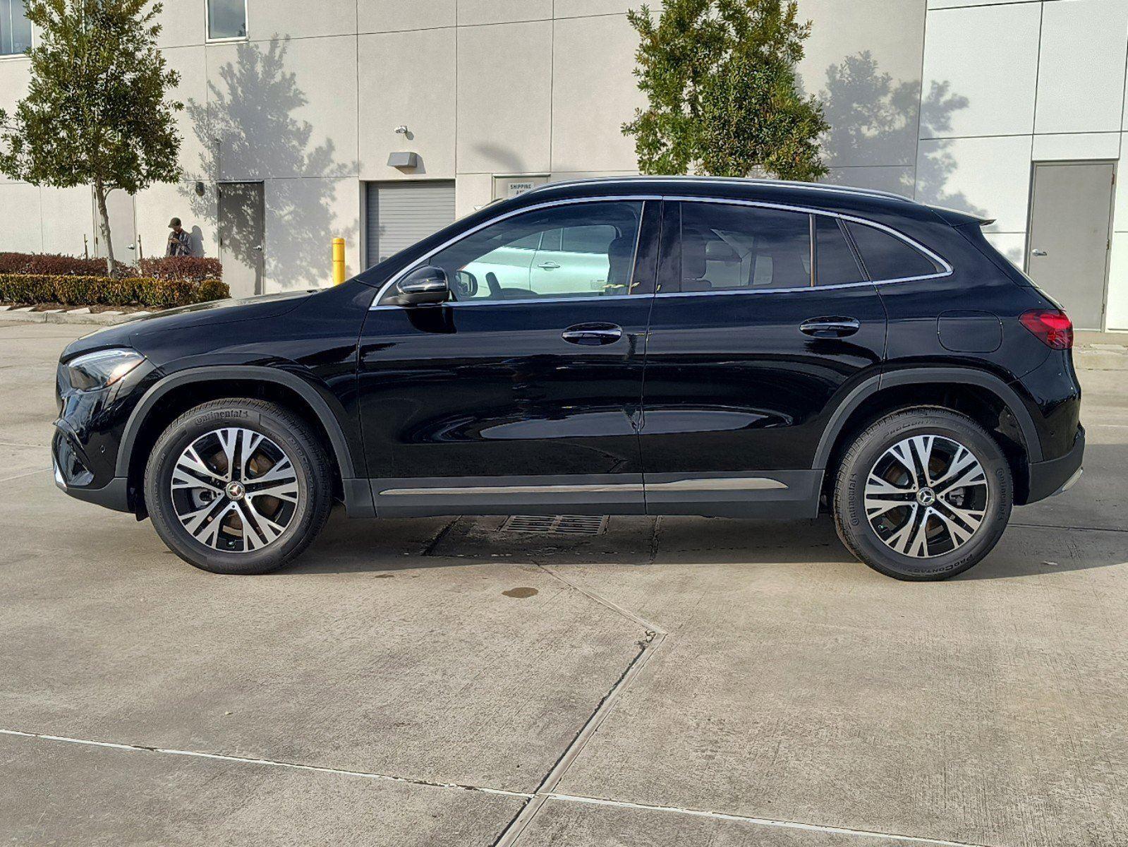2025 Mercedes Benz GLA 250 photo 2