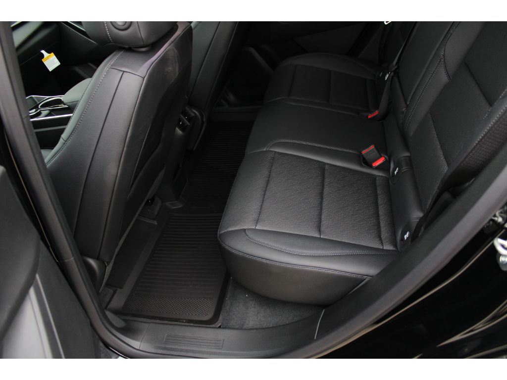 2026 Chevrolet Equinox LT photo 4