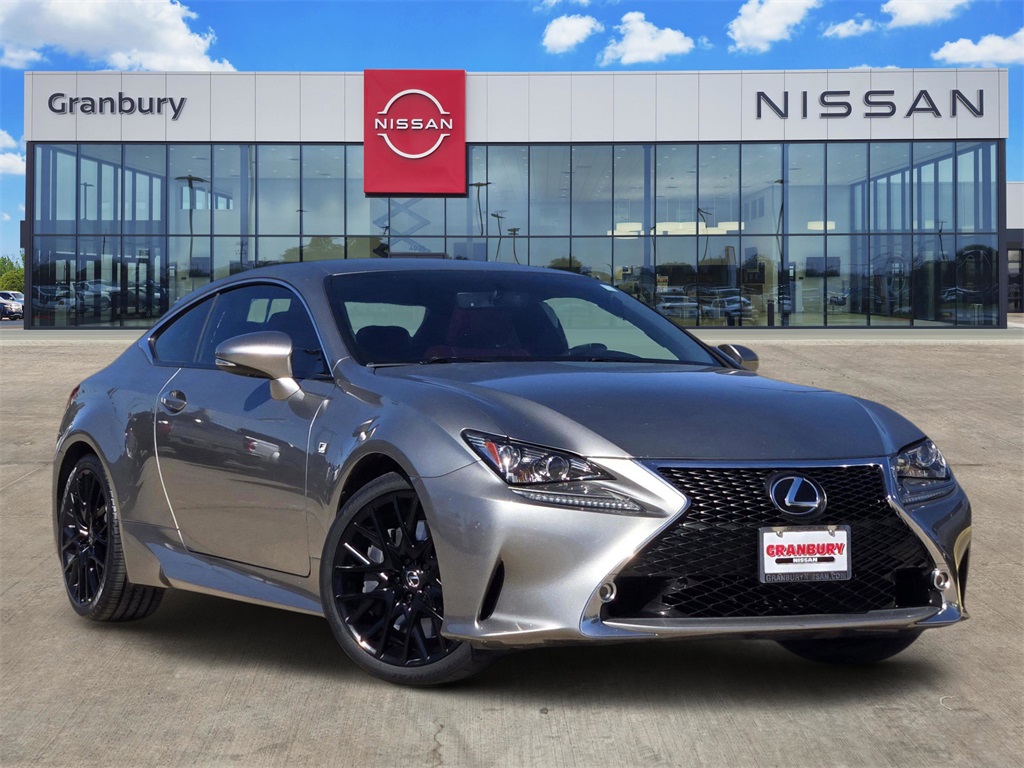 2016 Lexus RC 200t's photo