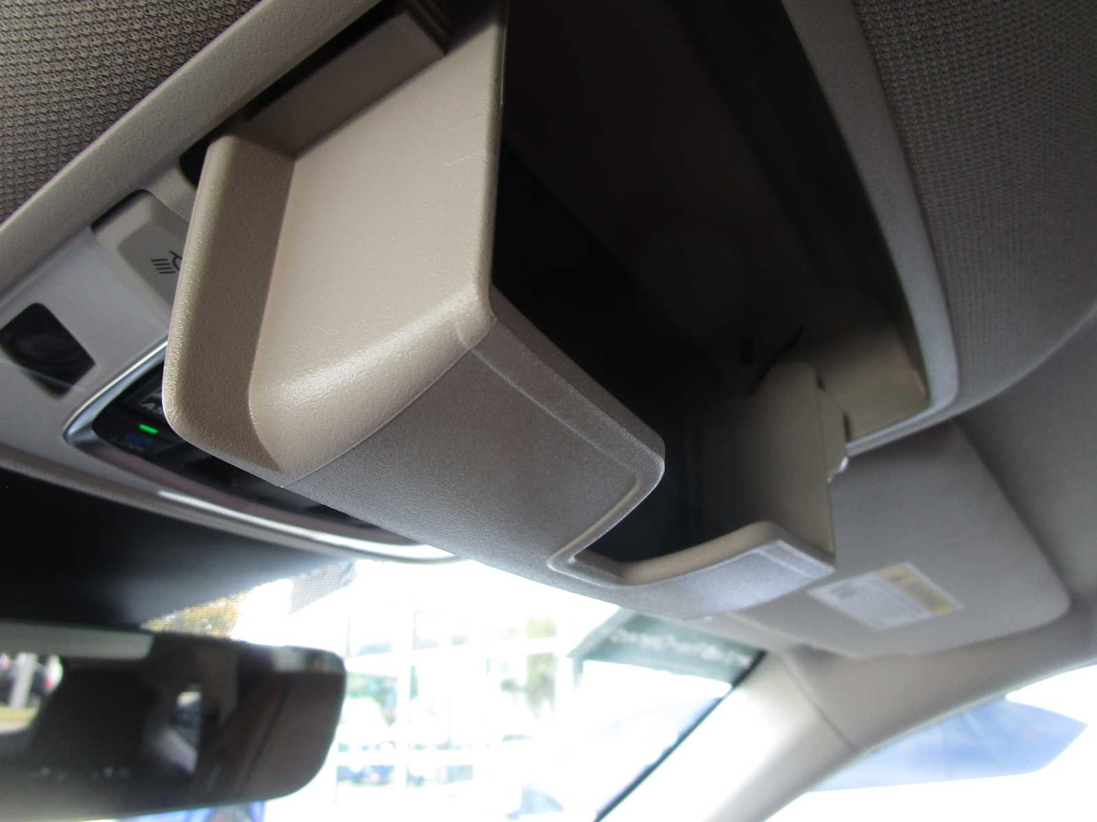 2024 Acura MDX SH-AWD Advance photo 28