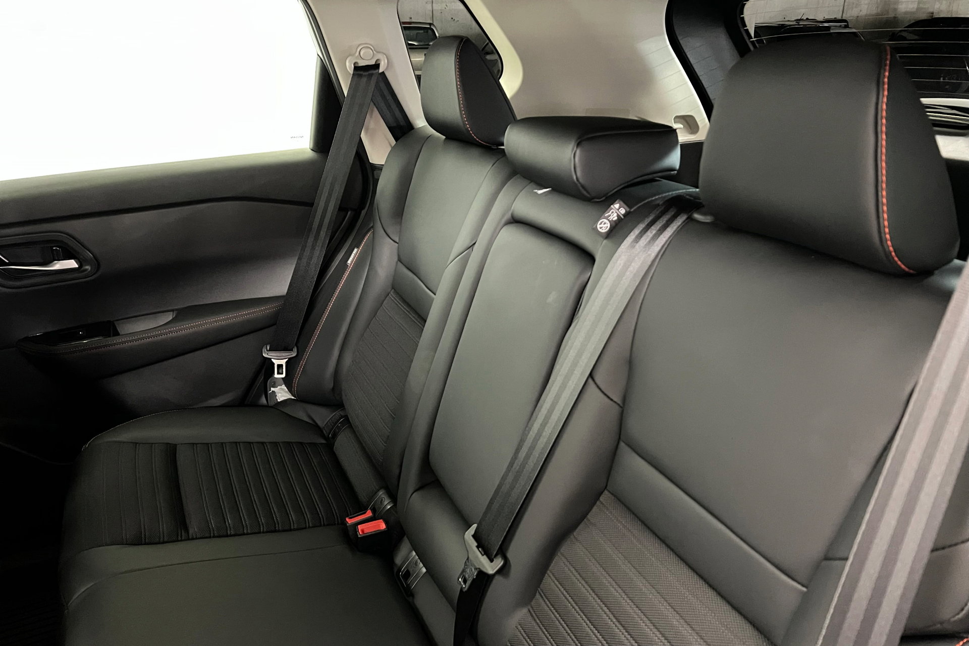 2026 Nissan Rogue SV photo 20
