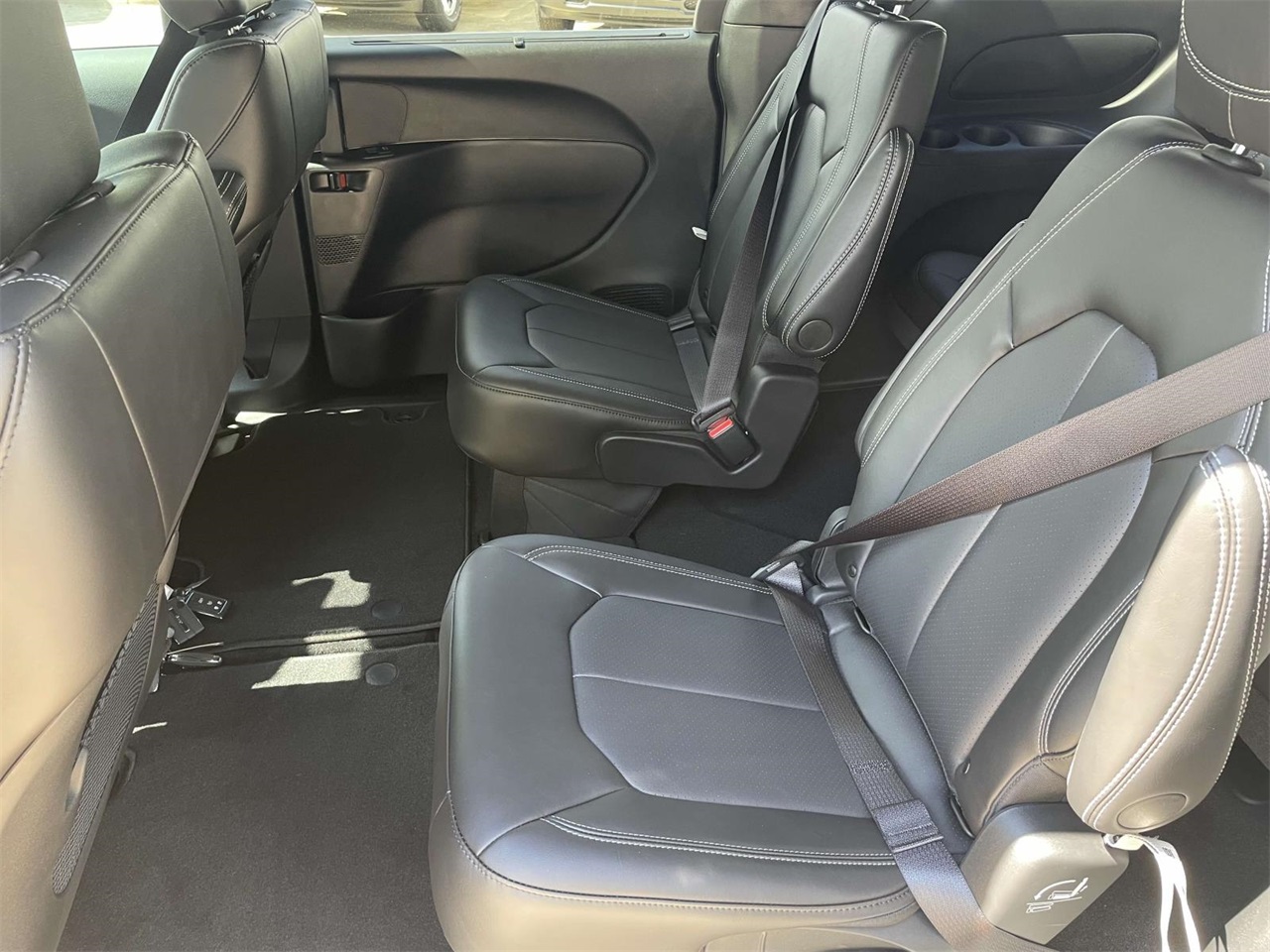 2025 Chrysler Pacifica photo 25