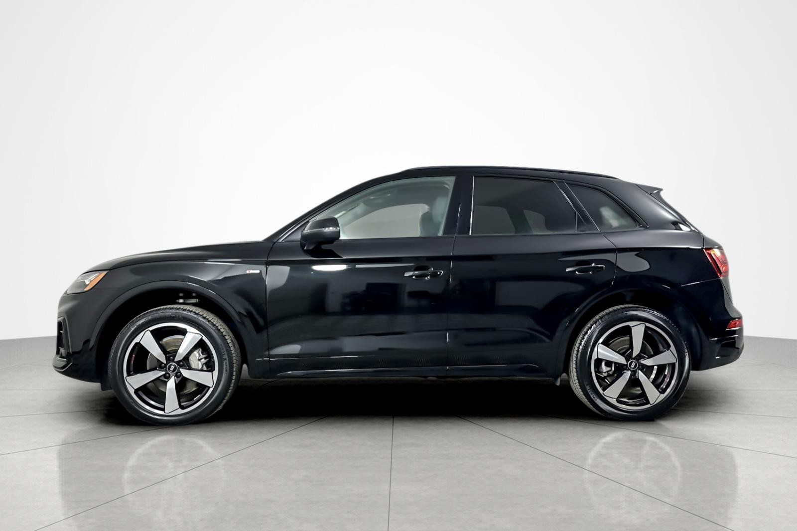 2023 Audi Q5 S line Premium Plus 45 TFSI photo 2