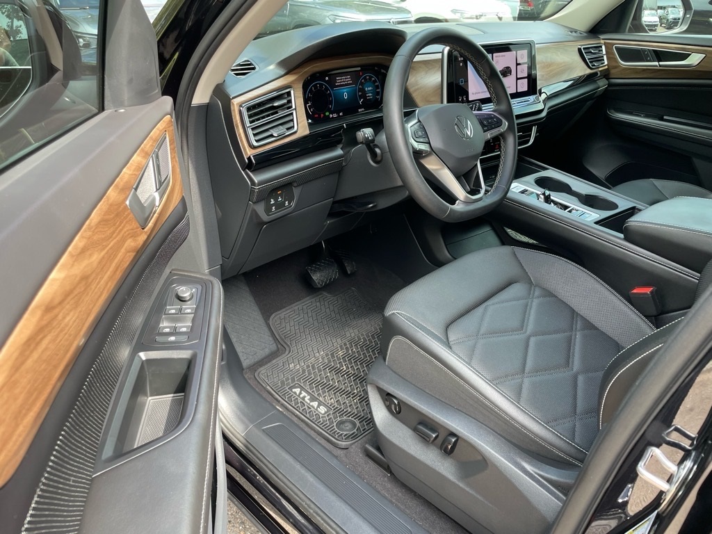 2024 Volkswagen Atlas SE photo 5