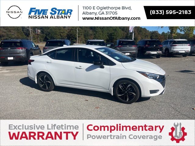 2025 Nissan Versa Sedan SR's photo