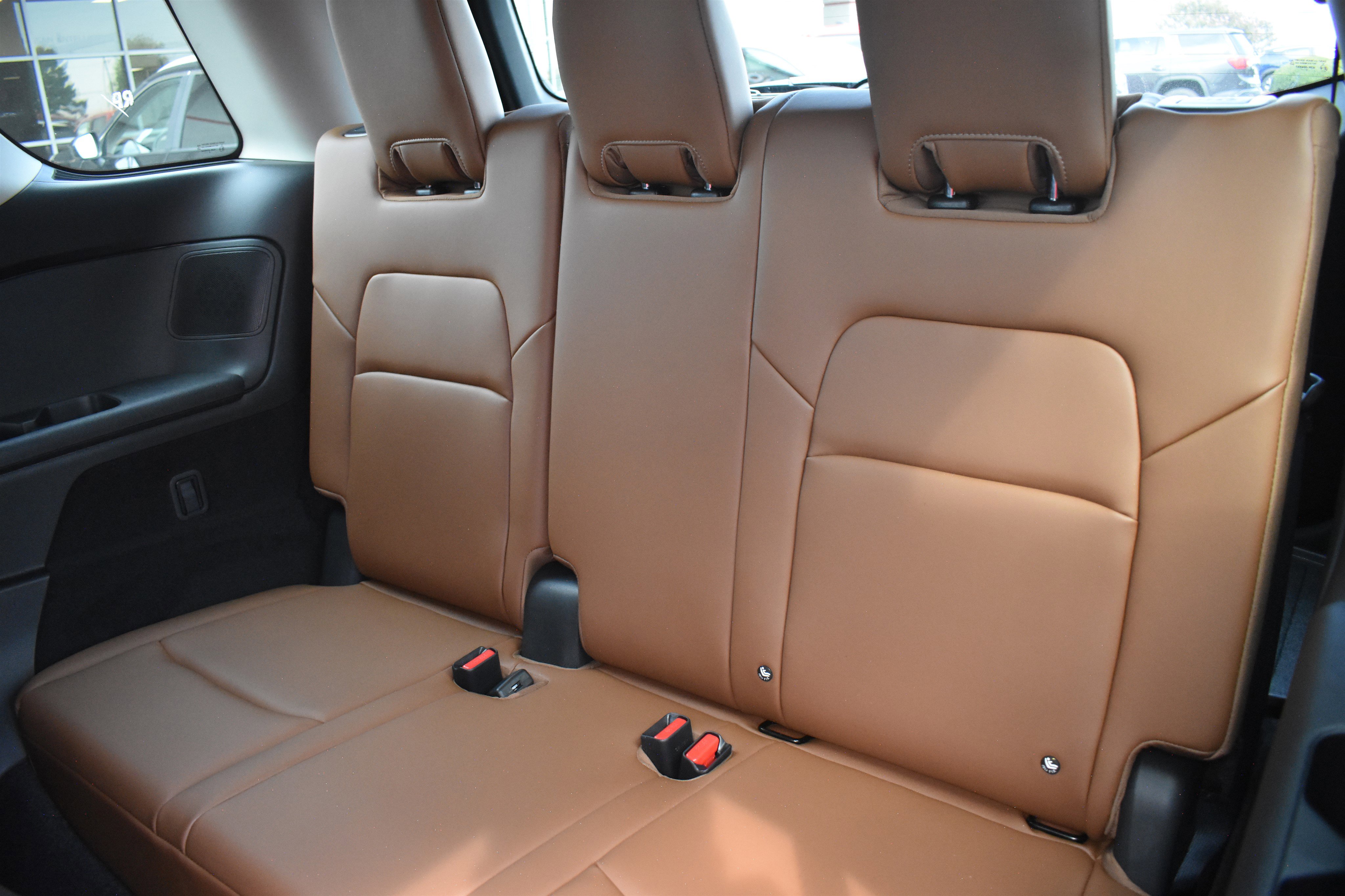 2025 Nissan Pathfinder Platinum photo 6
