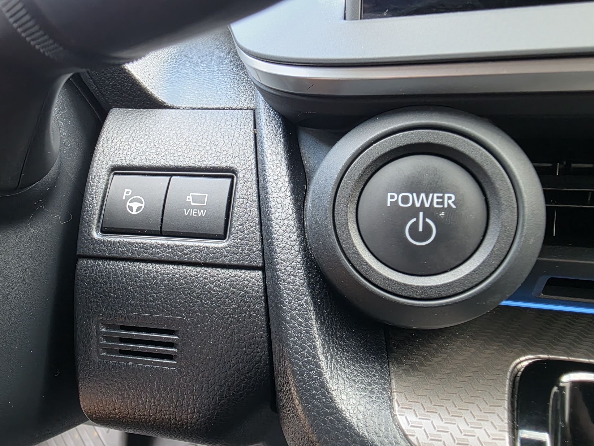 2024 Toyota Prius LE photo 15