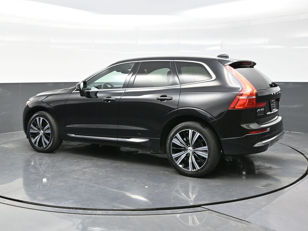 2023 Volvo XC60 B5 Plus photo 3