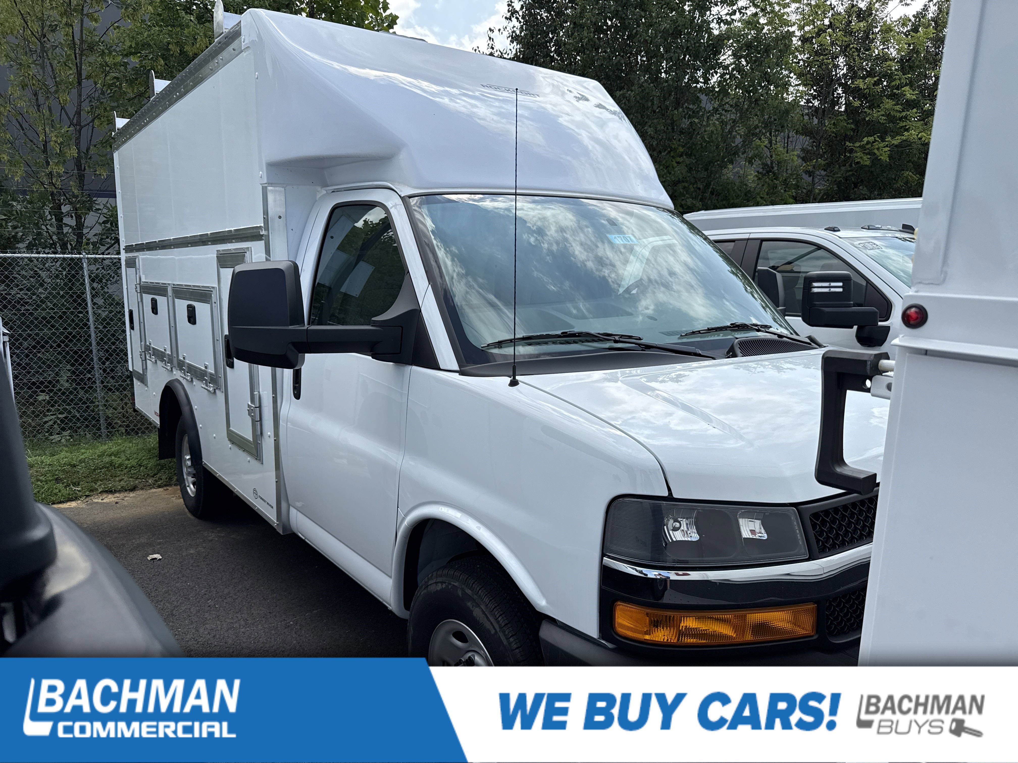 2024 Chevrolet Express Cutaway Base's photo