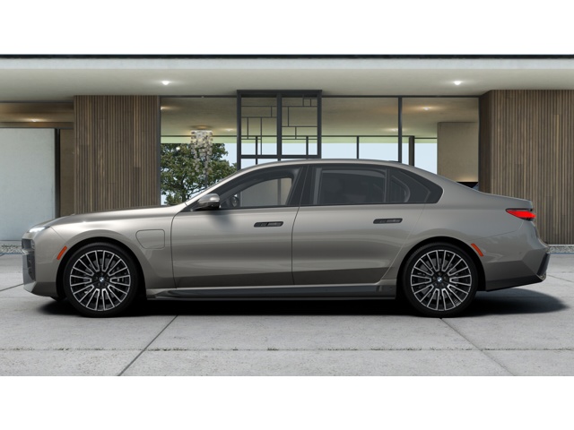 2026 Bmw 750e photo 2